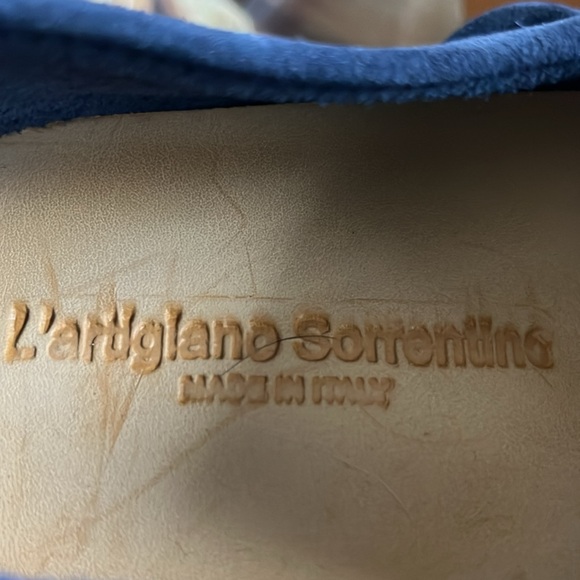 Brand new Italian suede shoes - Picture 4 of 4